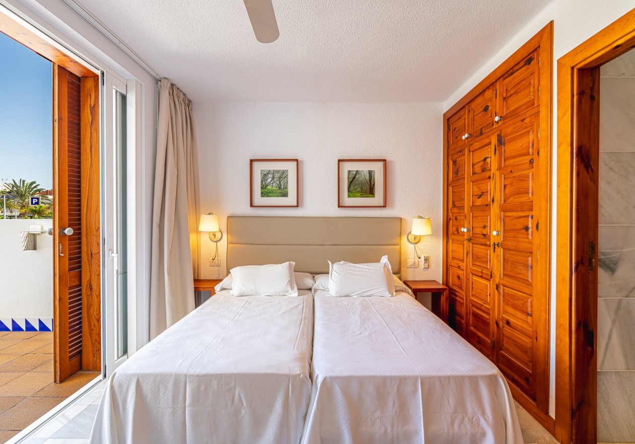 Room 1 Corner apartment in Parque Santiago III