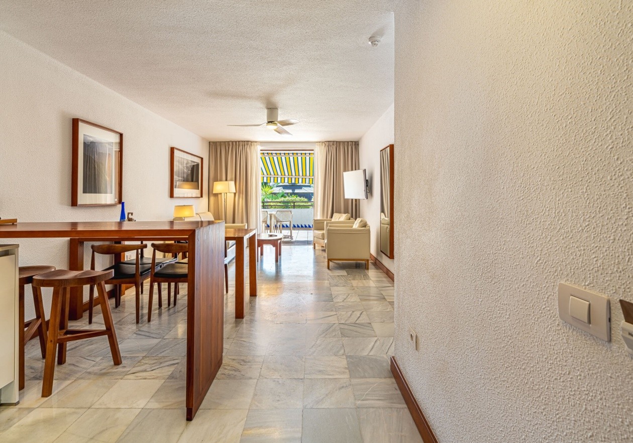 Cocina 3 Apartamento con terraza grande en Parque Santiago III
