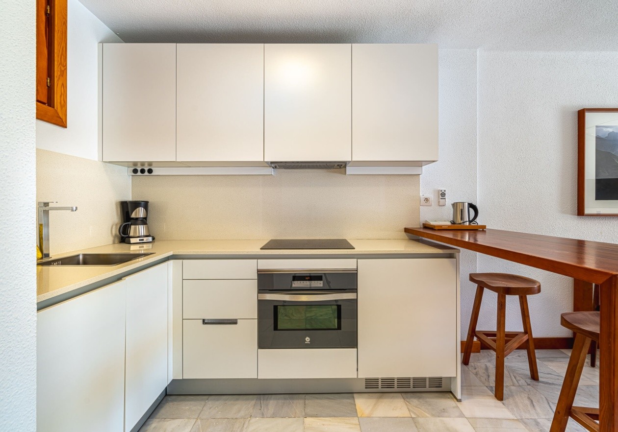 Cocina 2 Apartamento con terraza grande en Parque Santiago III