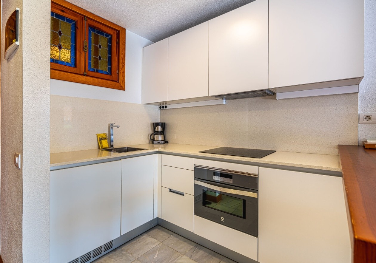 Cocina Apartamento con terraza grande en Parque Santiago III