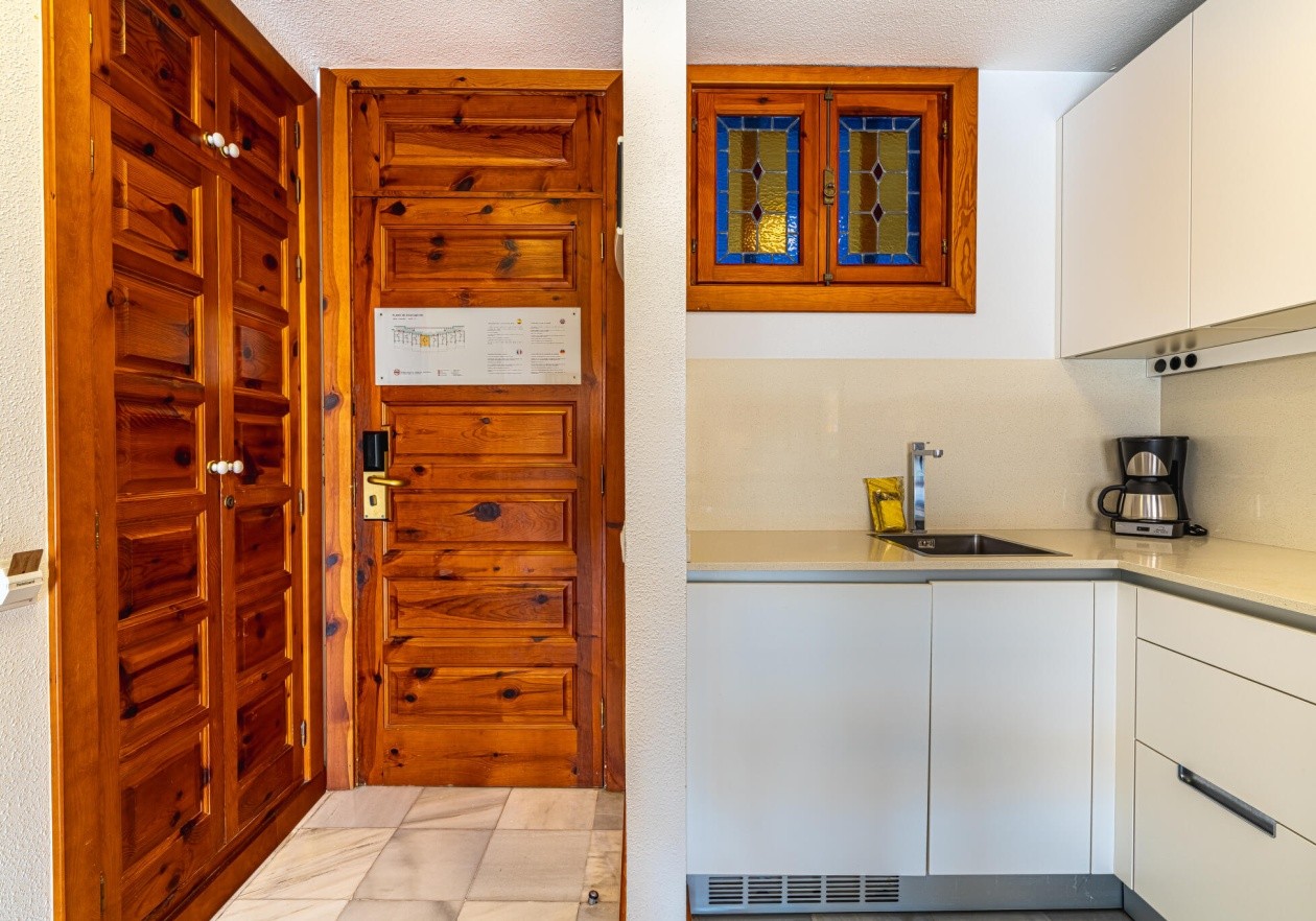 Cocina 5 Apartamento con terraza grande en Parque Santiago III
