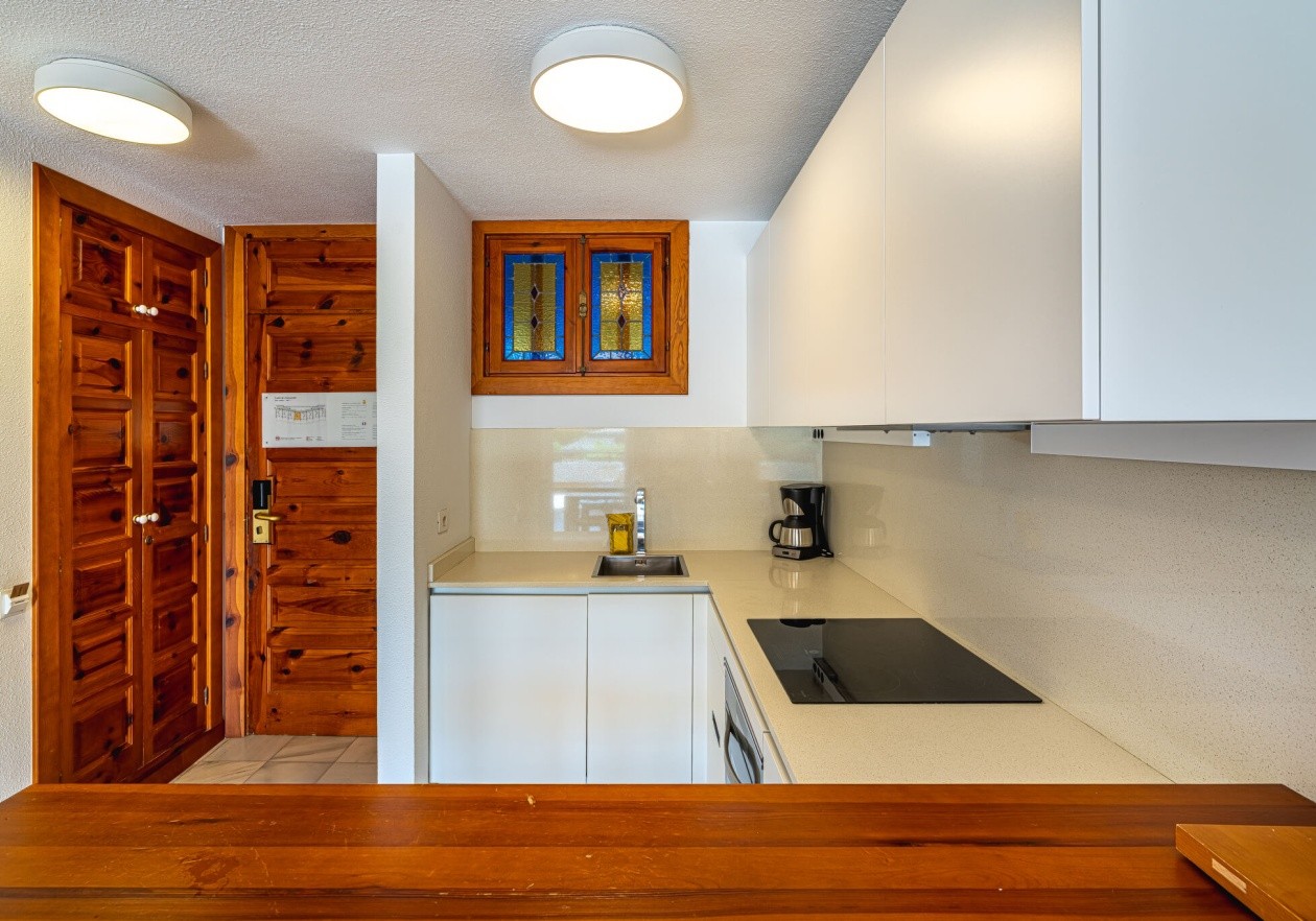 Cocina 6 Apartamento con terraza grande en Parque Santiago III