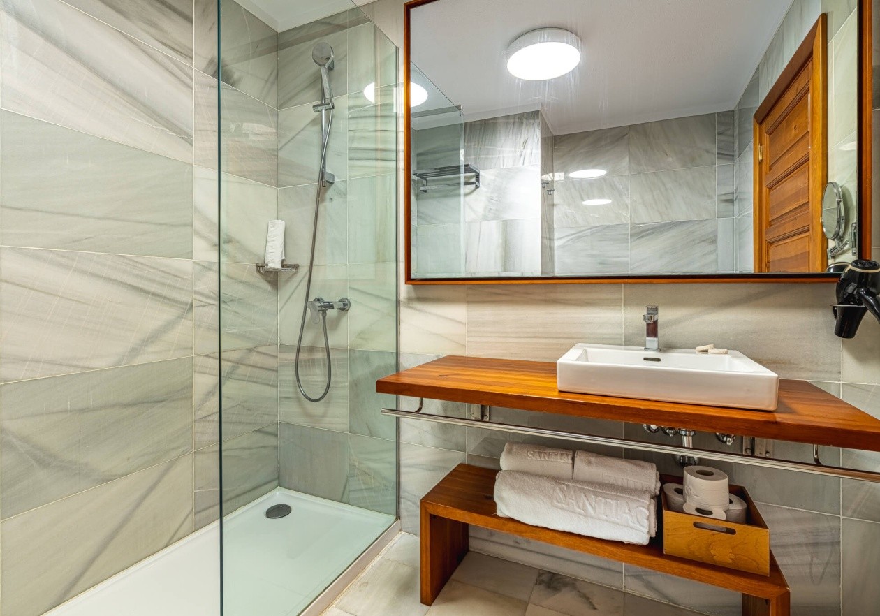Baño 2 Apartamento con terraza grande en Parque Santiago III