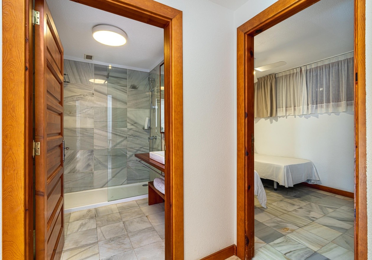 Baño 3 Apartamento con terraza grande en Parque Santiago III