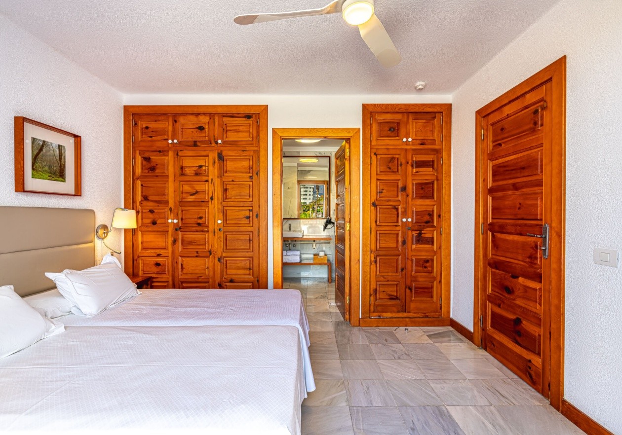 Room 4 Renovated Apartment in Santiago Park III
