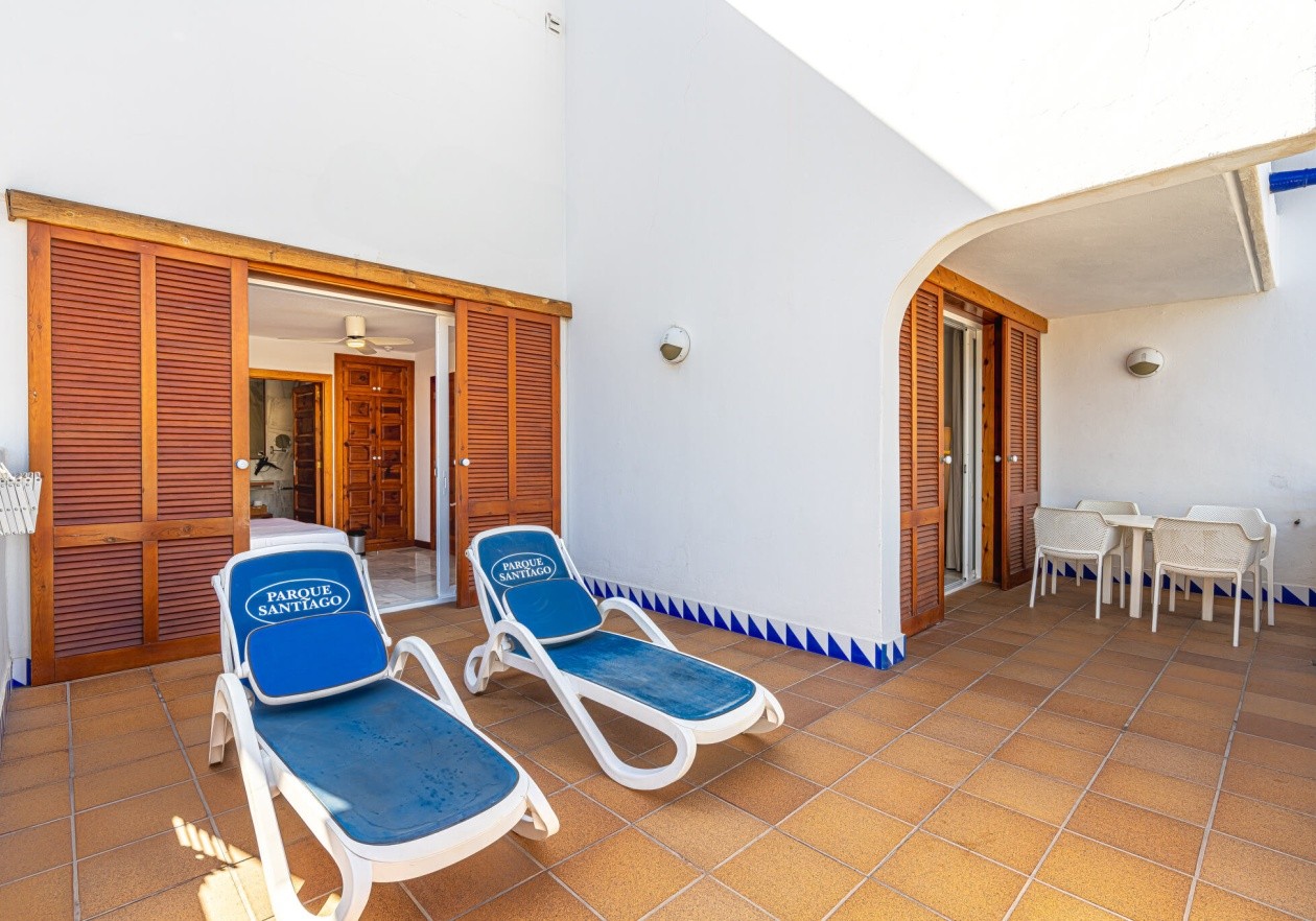 Terrace 5 Renovated Apartment in Parque Santiago III