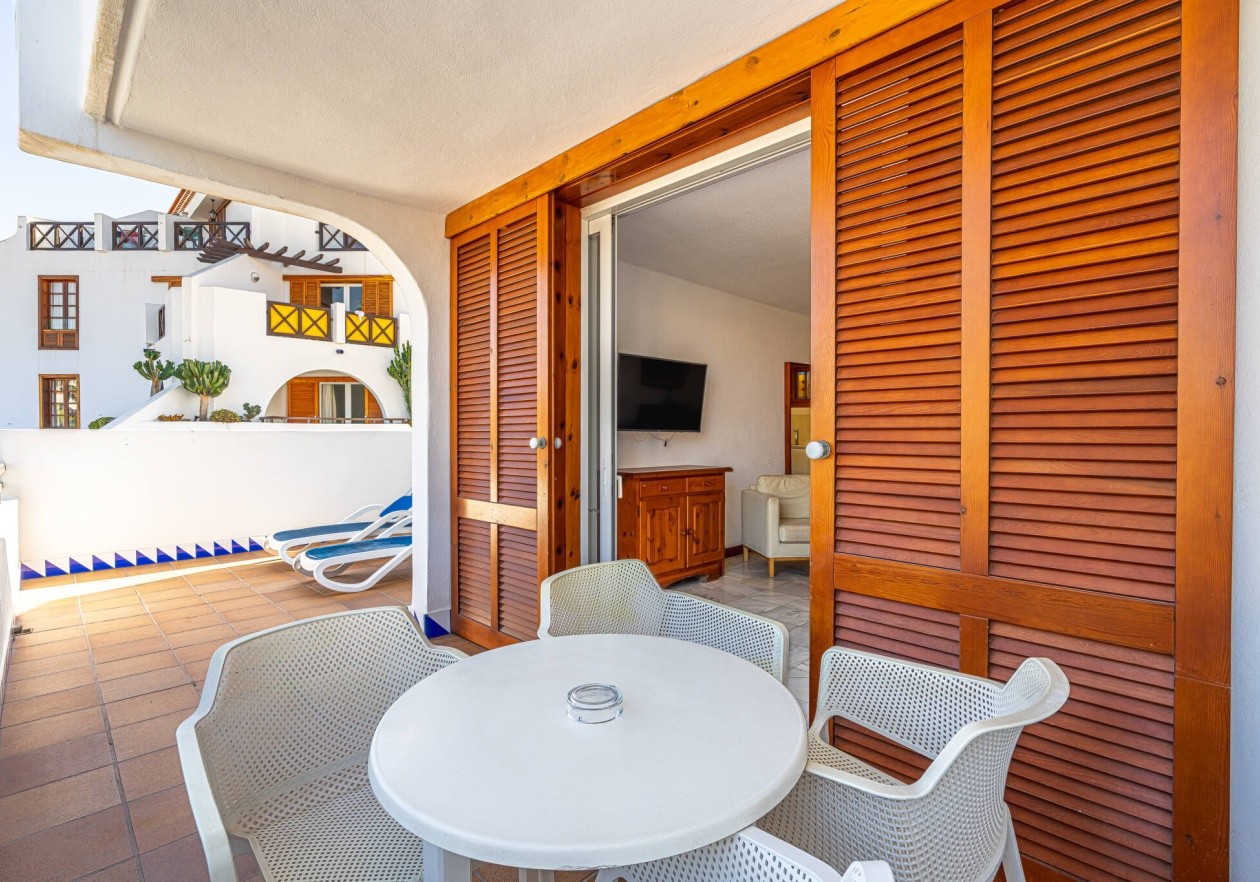 Terraza 4 Renovated Apartment in Parque Santiago III