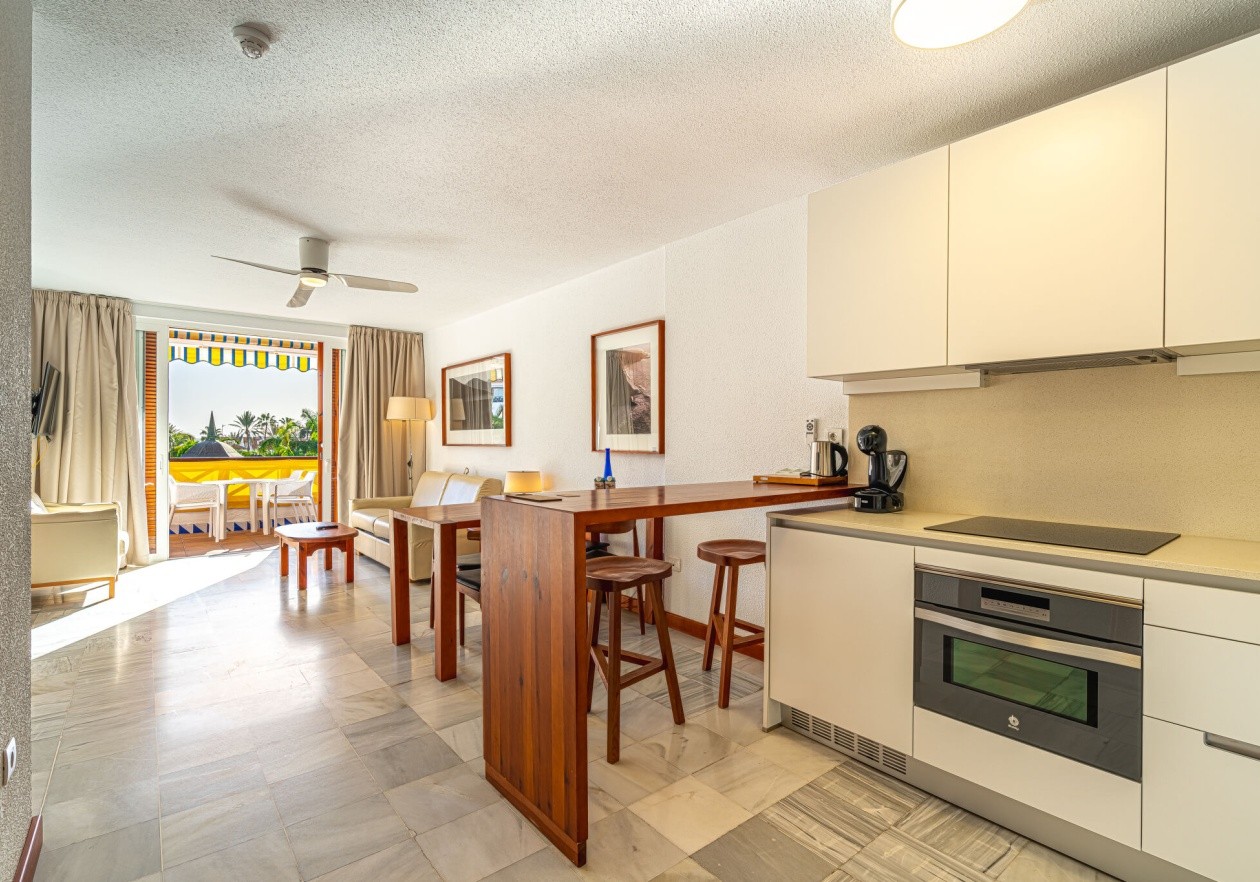 Refurbished Apartment in Parque Santiago III
