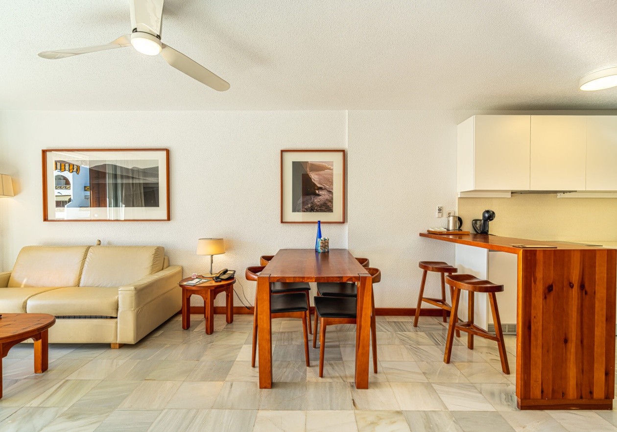 Refurbished Apartment in Parque Santiago III