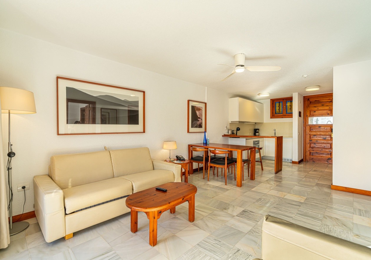 Refurbished Apartment in Parque Santiago III