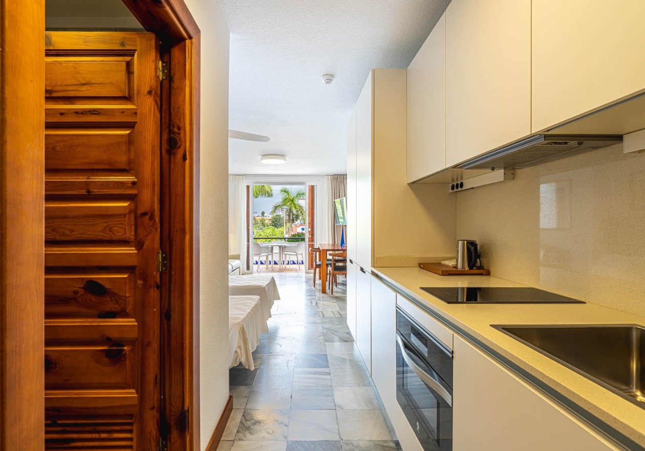Kitchen 7 Studio in front line in Parque Santiago III