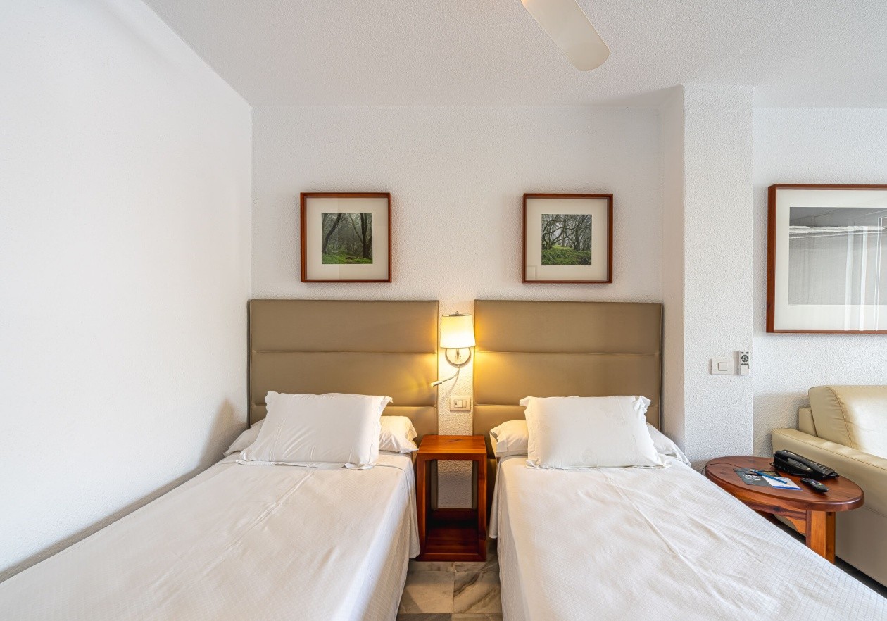 Room 2 Studio in first line in Parque Santiago III