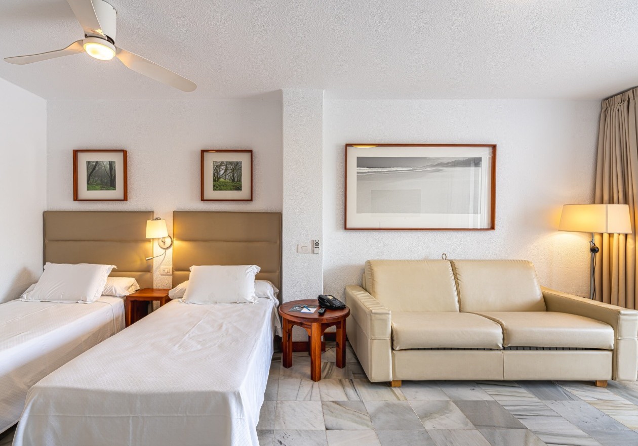 Room 4 Studio in first line in Parque Santiago III