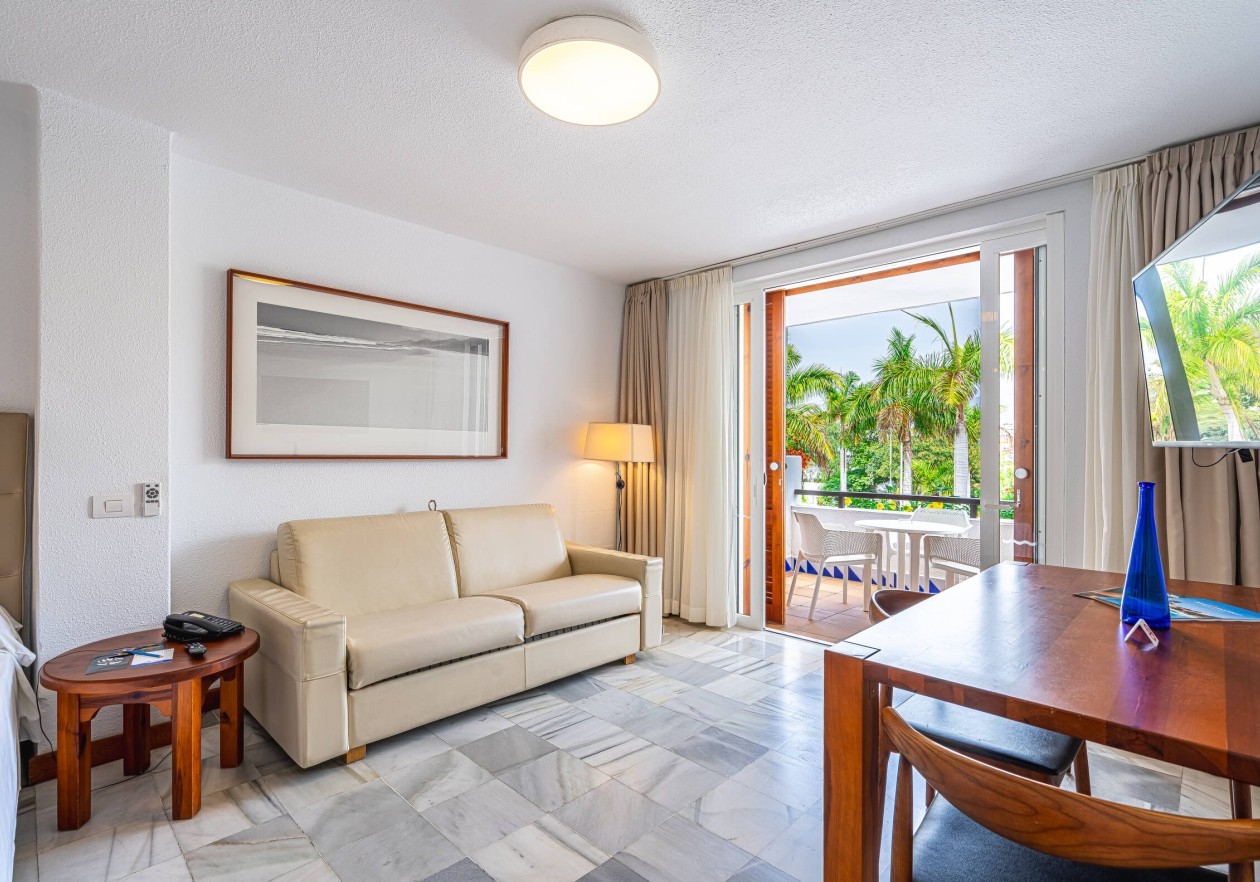Room 8 Studio in first line in Parque Santiago III