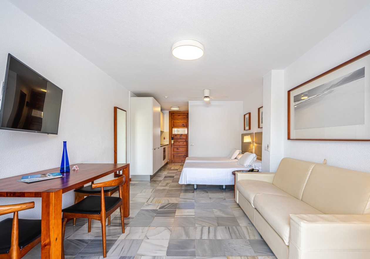 Room 7 Studio in first line in Parque Santiago III