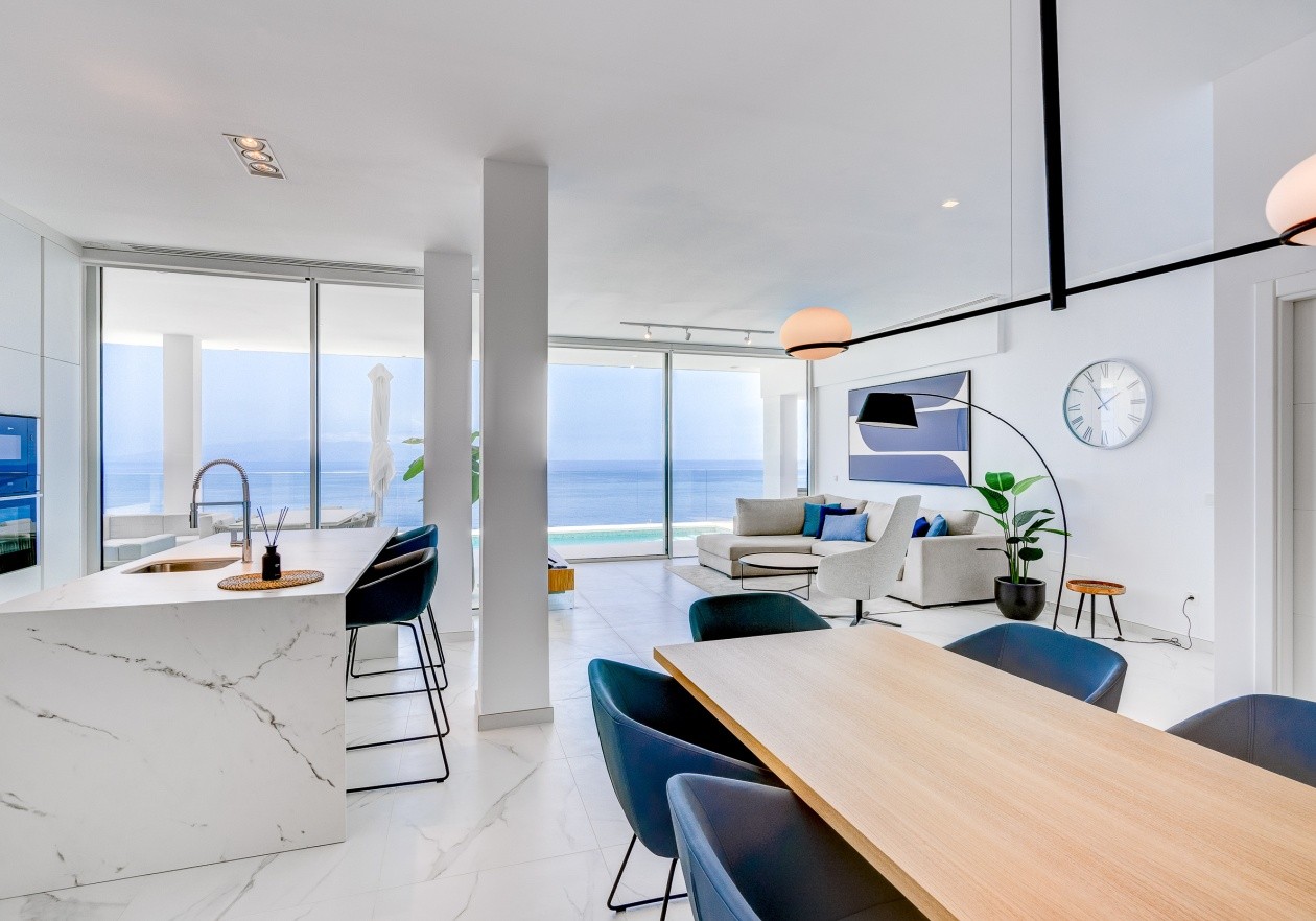 Luxurious new construction apartment in Los Gigantes