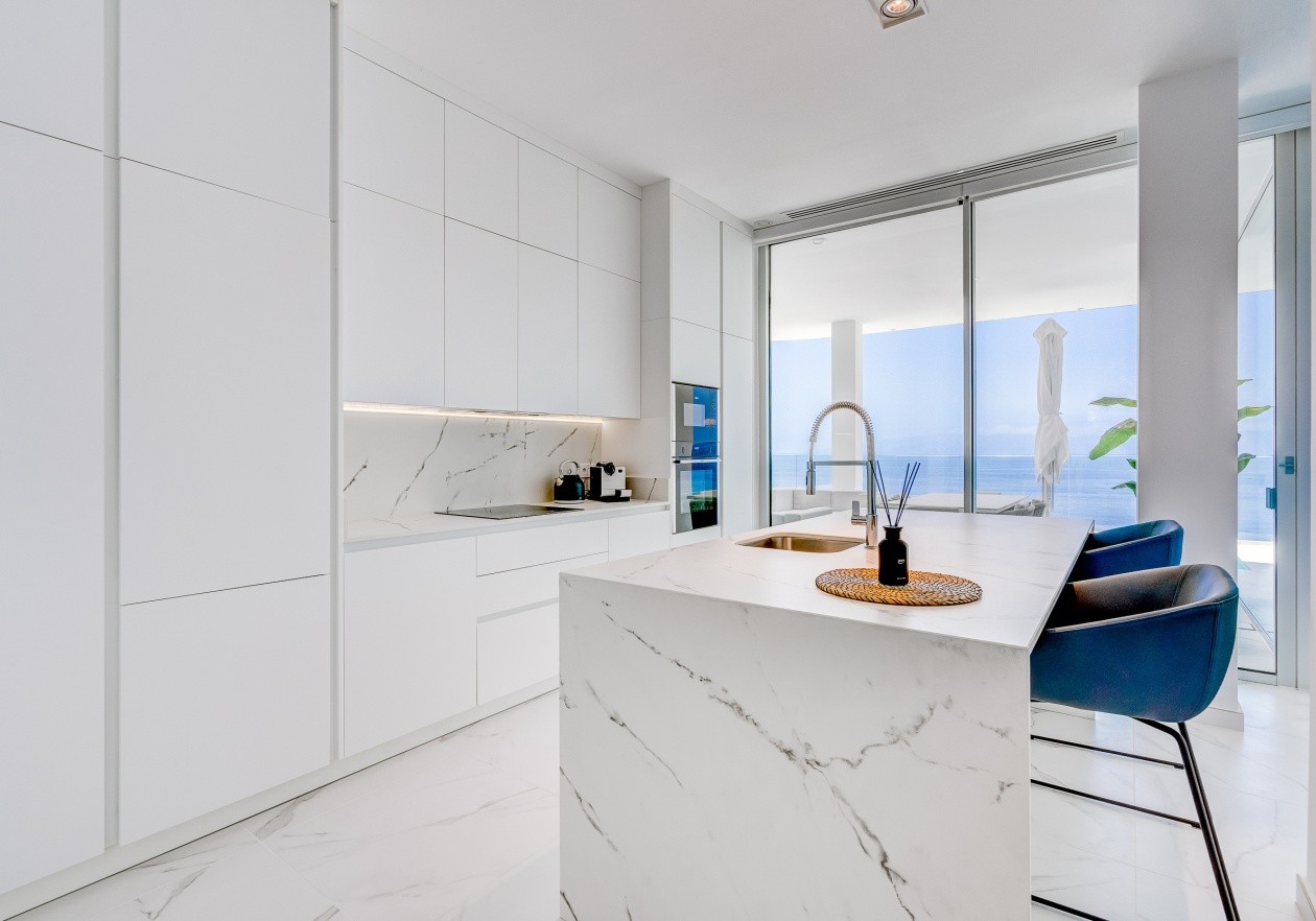 Luxurious new construction apartment in Los Gigantes
