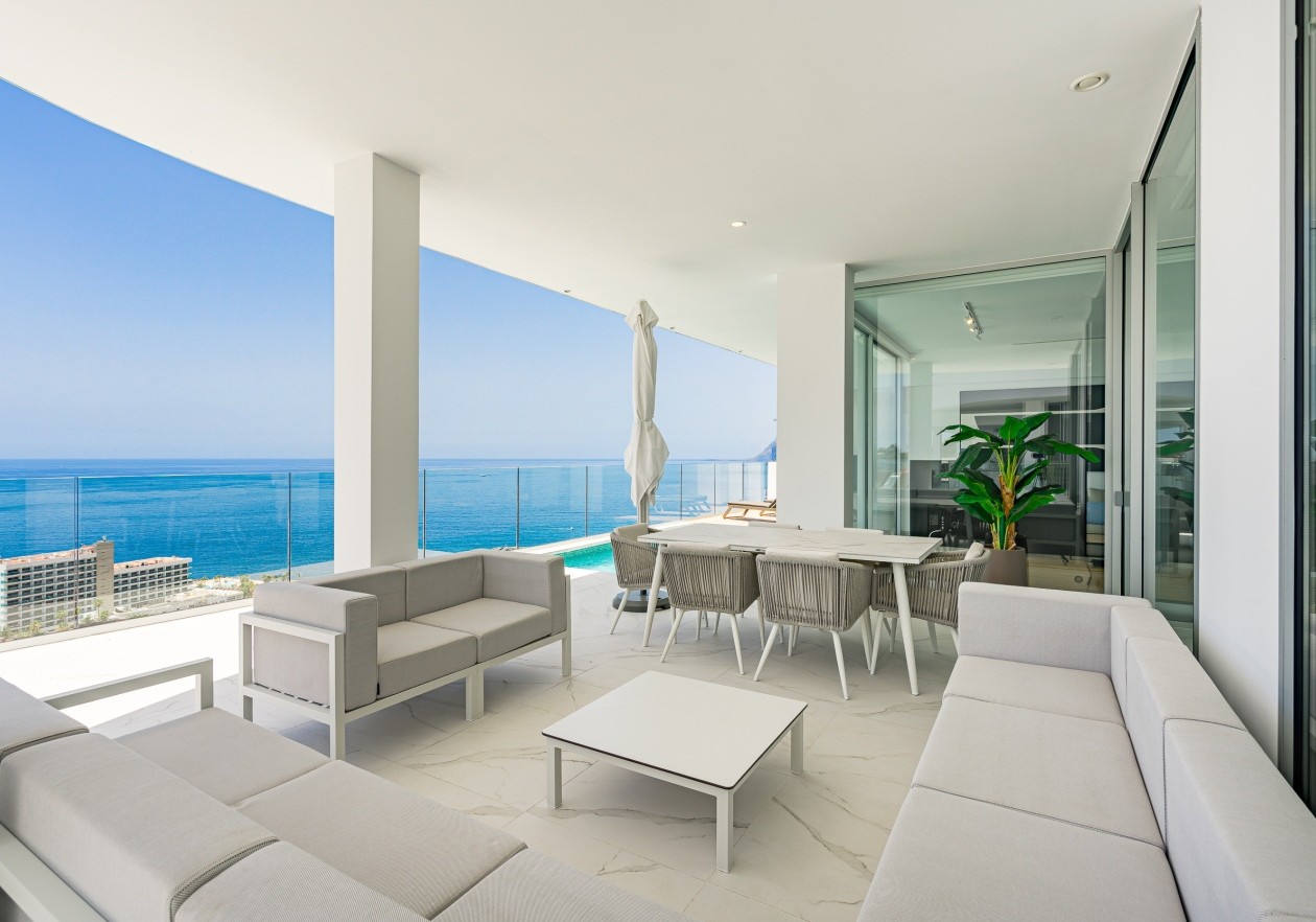 Luxurious new construction apartment in Los Gigantes