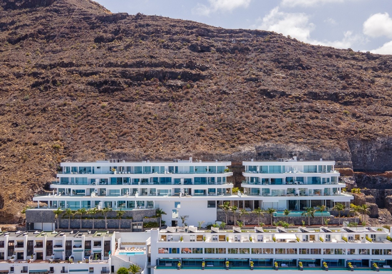 Luxurious new construction apartment in Los Gigantes
