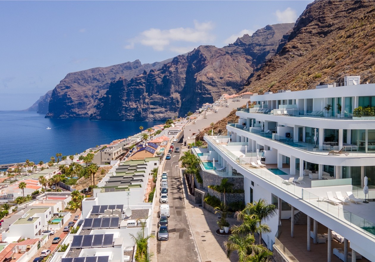 Luxurious new construction apartment in Los Gigantes
