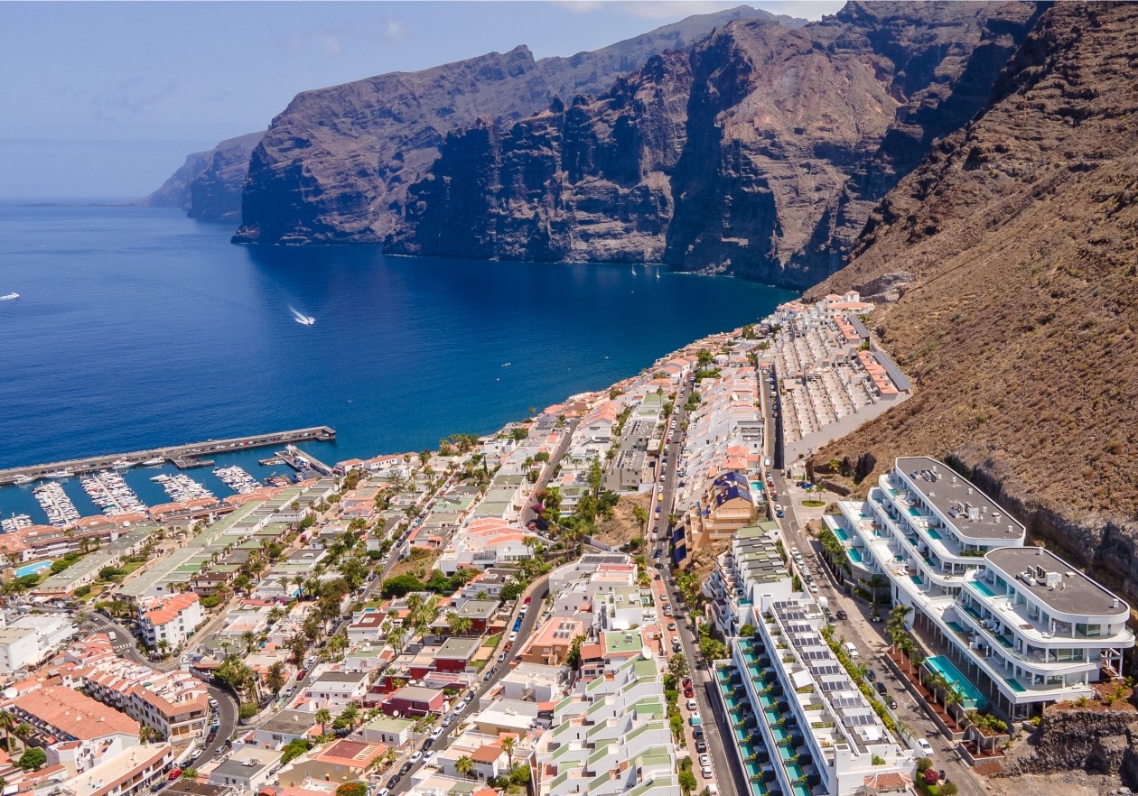 Luxurious new construction apartment in Los Gigantes