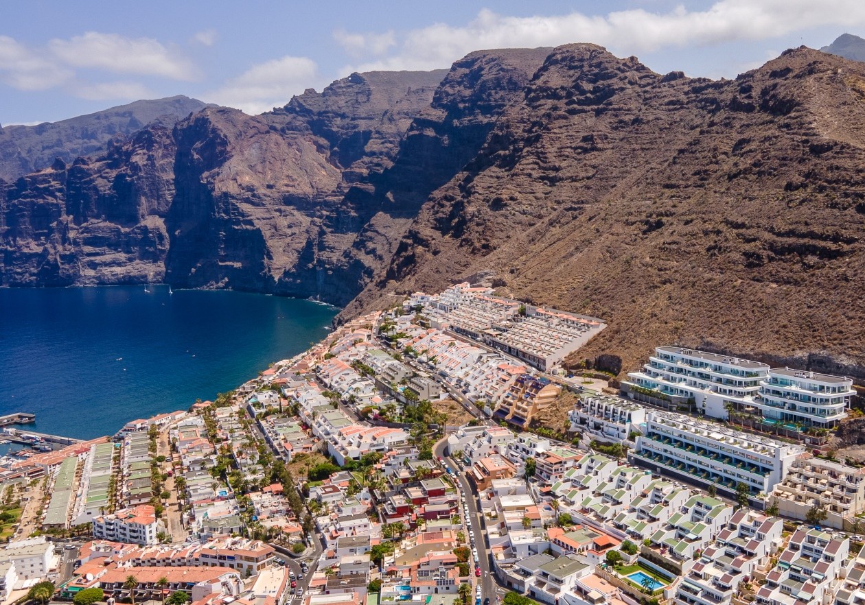 Luxurious new construction apartment in Los Gigantes