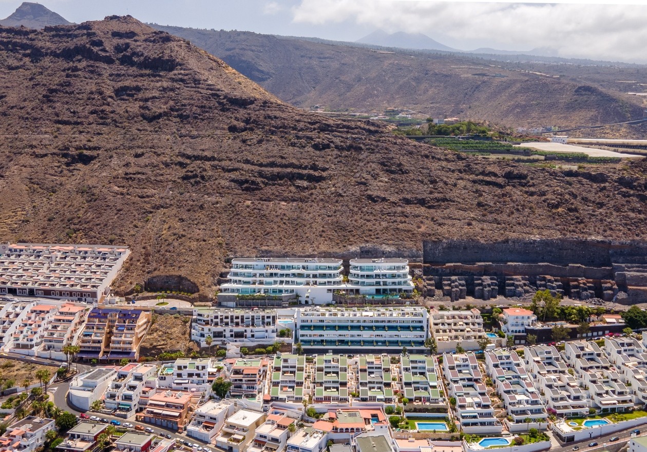 Luxurious new construction apartment in Los Gigantes