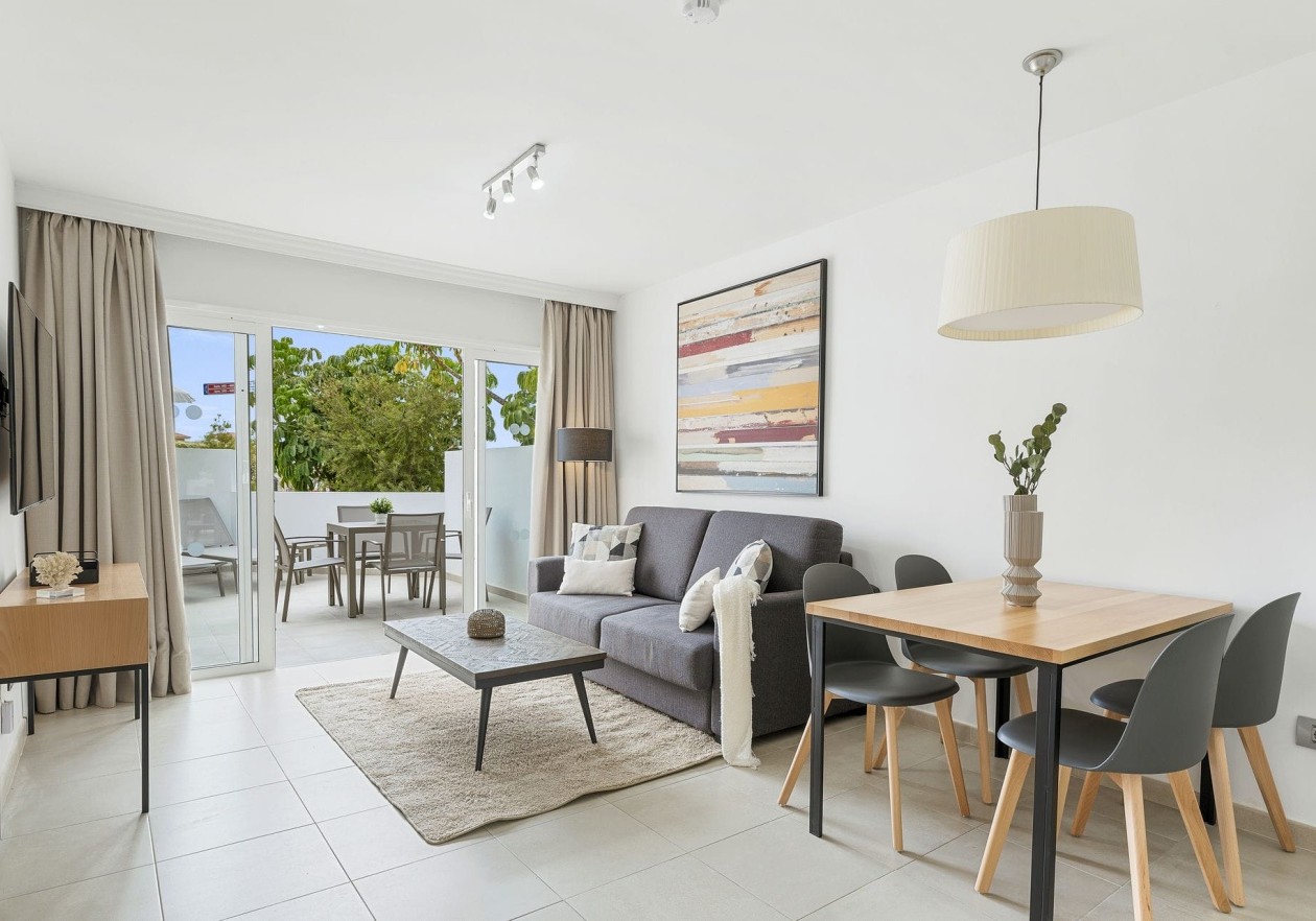 Dining Room 6 Wyndham Residences at Golf del Sur
