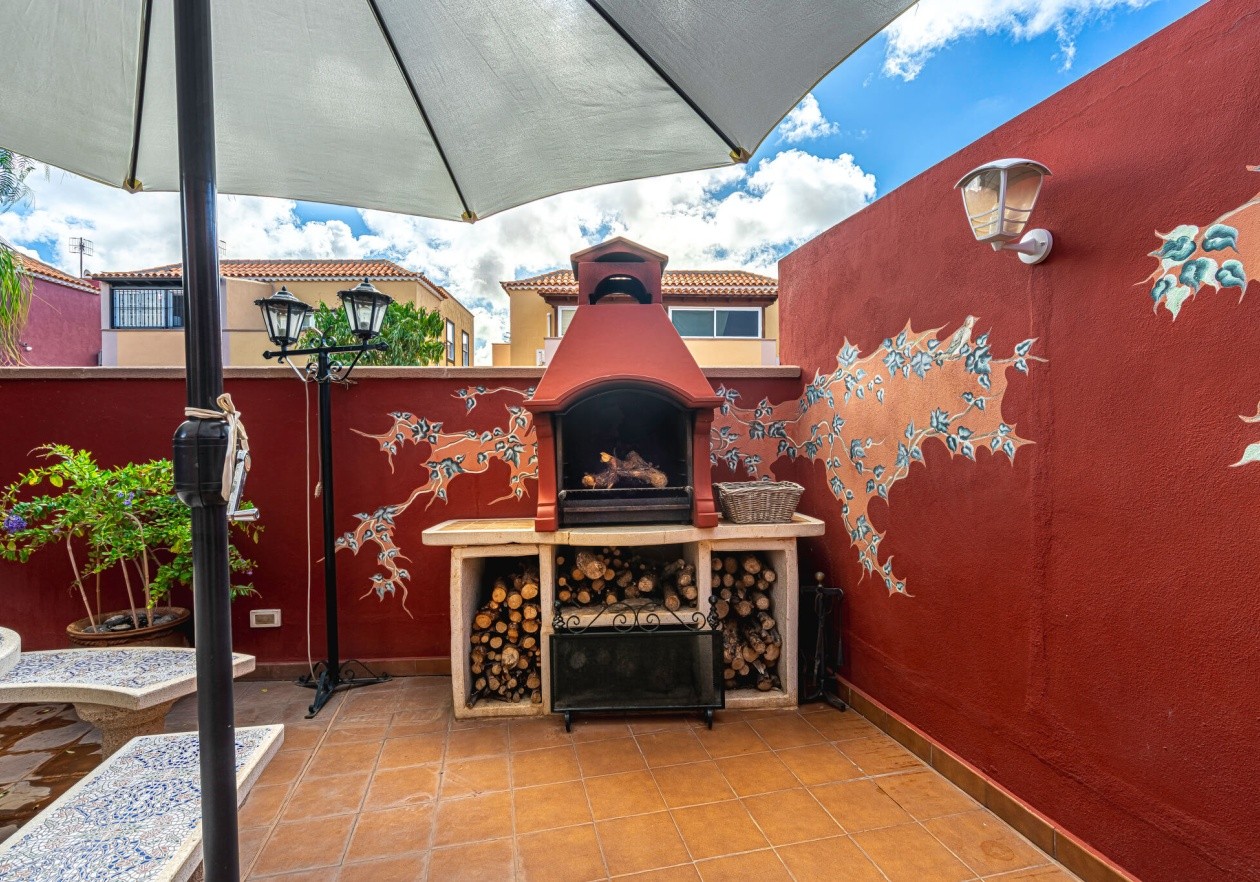 Gran Pareado de esquina con gran jardín privado