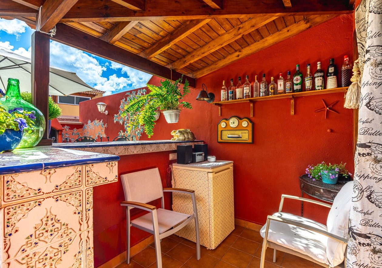 Gran Pareado de esquina con gran jardín privado