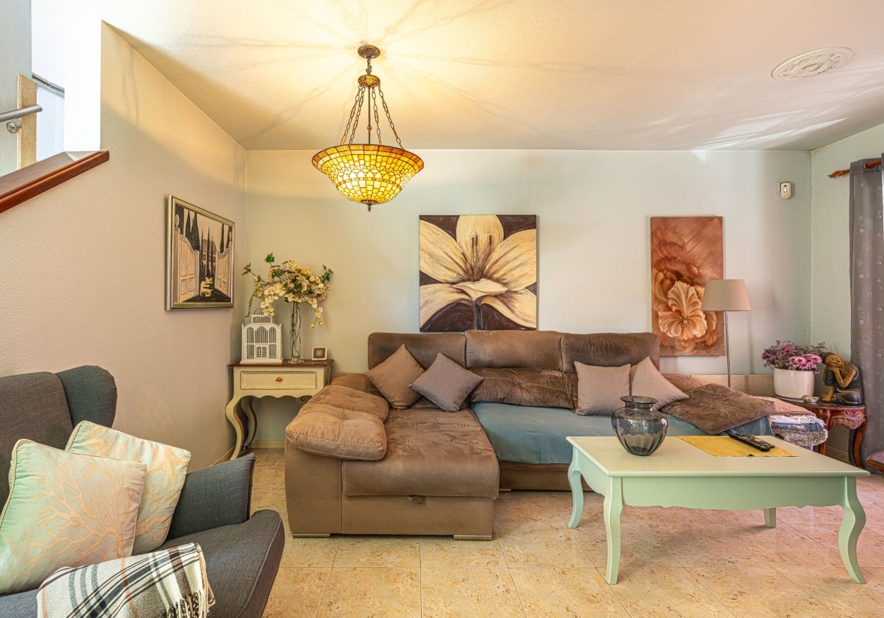 Gran Pareado de esquina con gran jardín privado