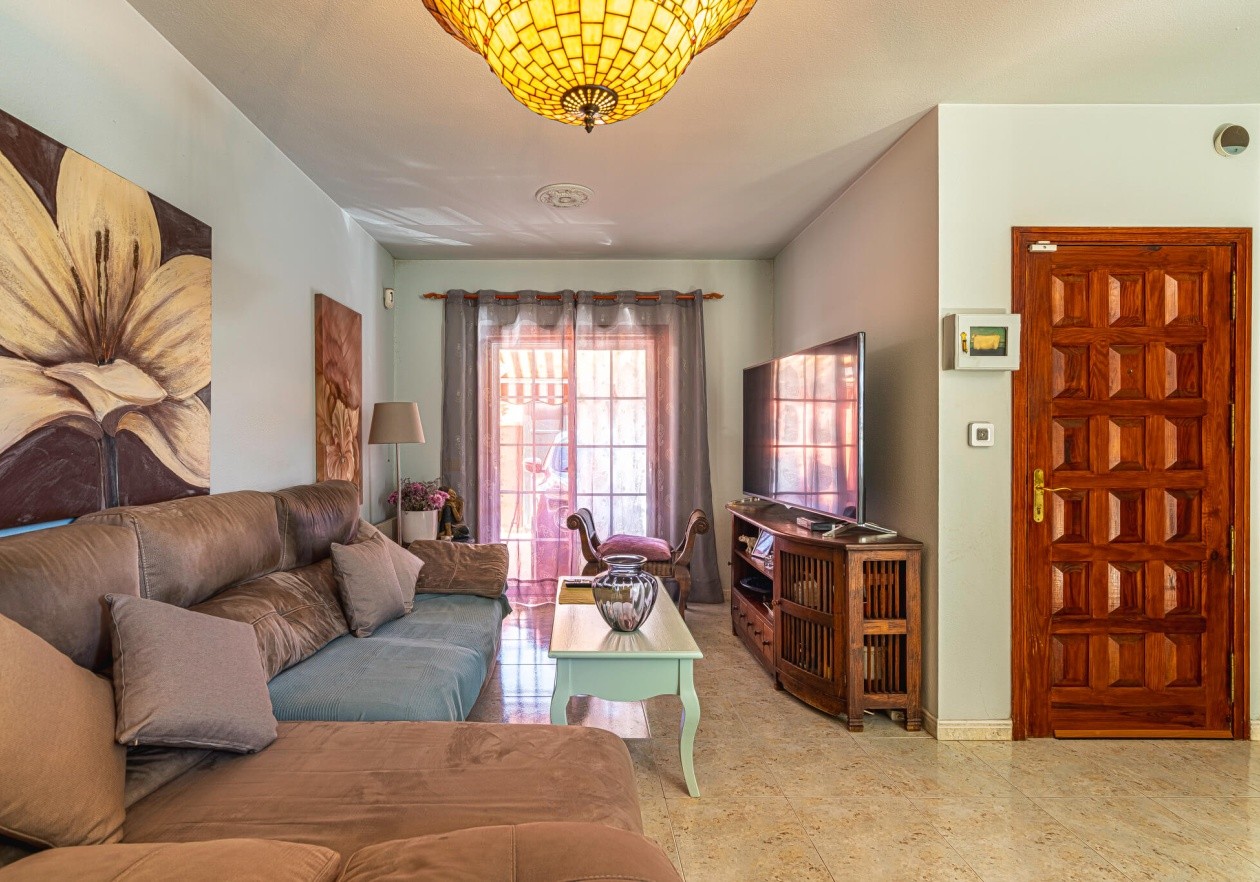 Gran Pareado de esquina con gran jardín privado