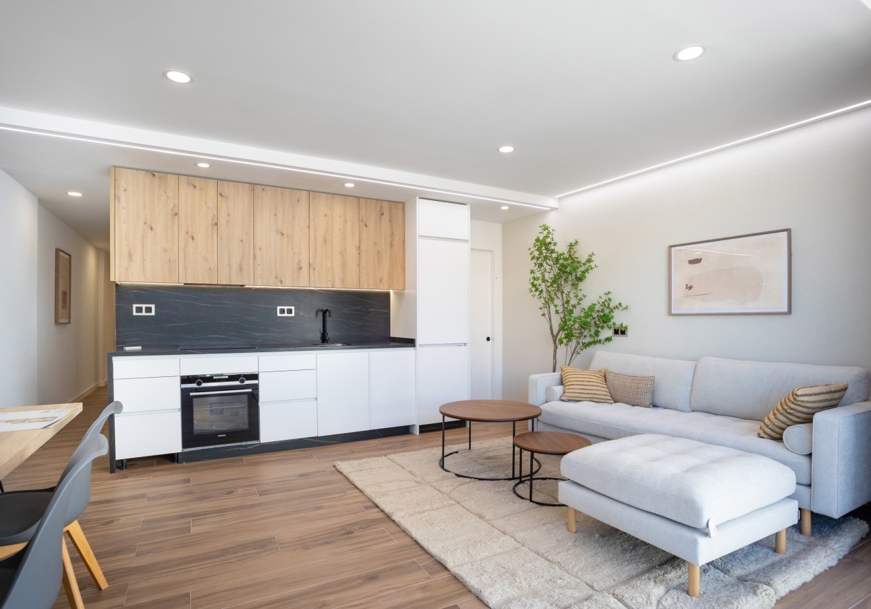 DELUXE HOMES