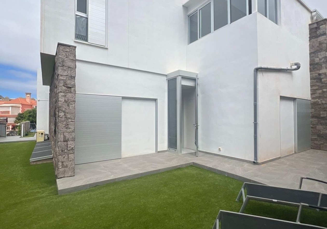 Luxury Townhouse in “Habitats del Duque” – Costa Adeje