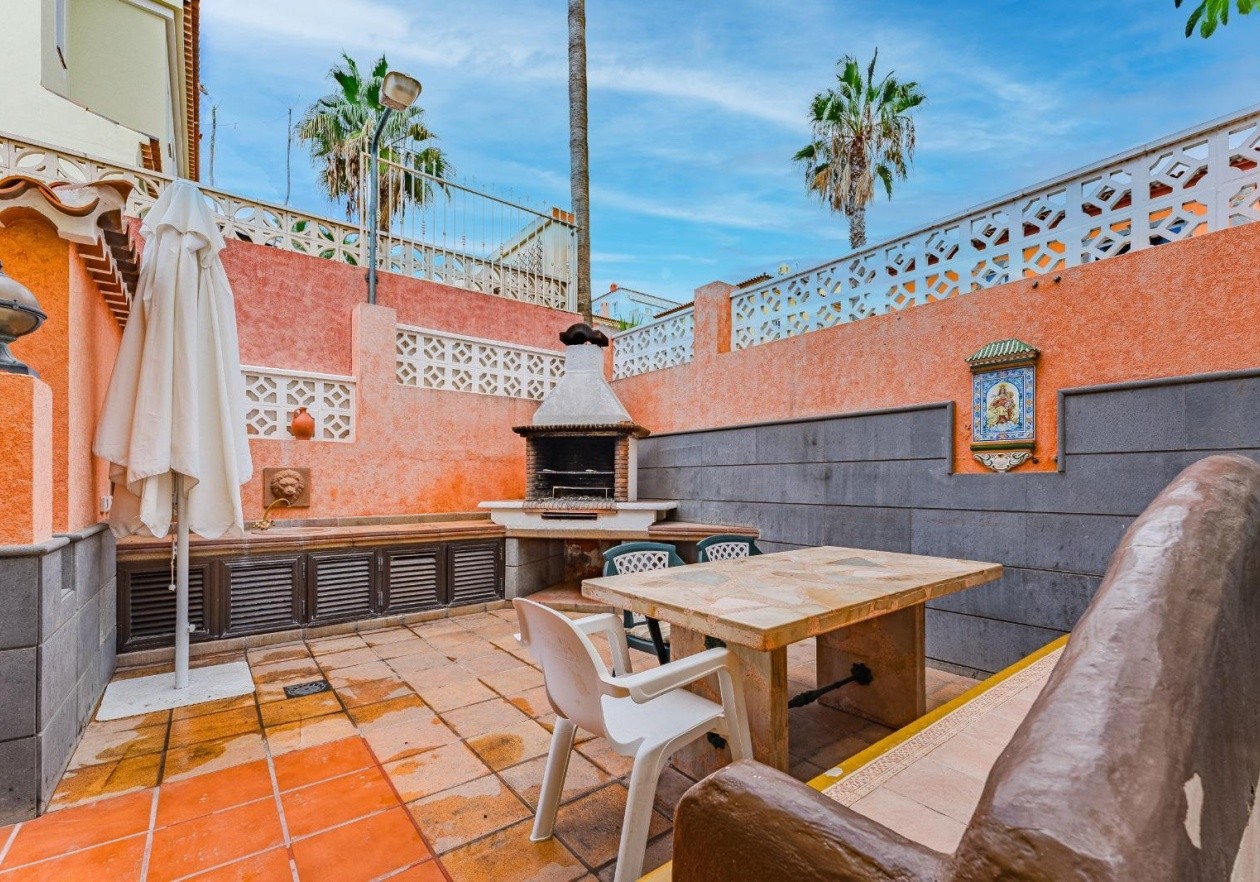 Exclusivo chalet de 3 dormitorios en Chayofa
