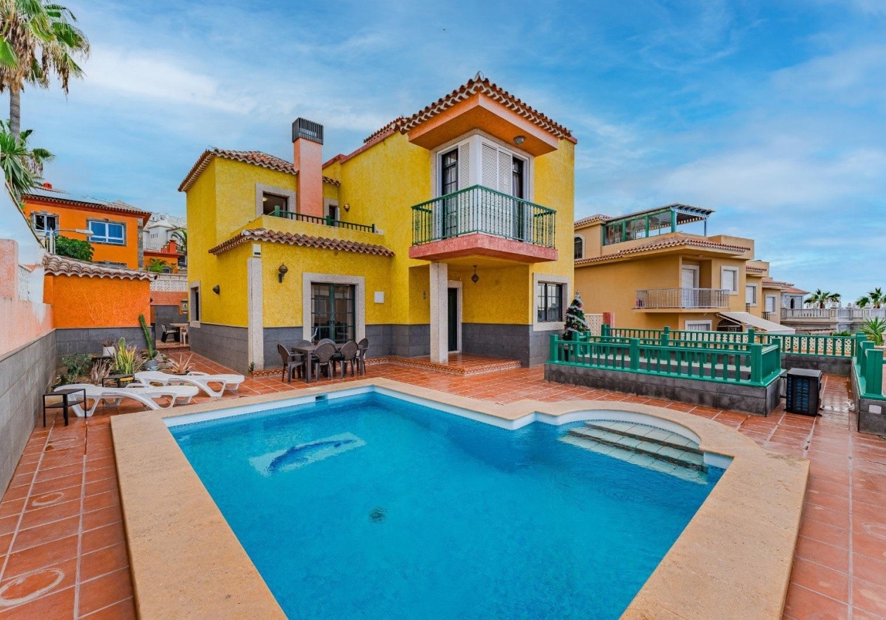 Exclusivo chalet de 3 dormitorios en Chayofa