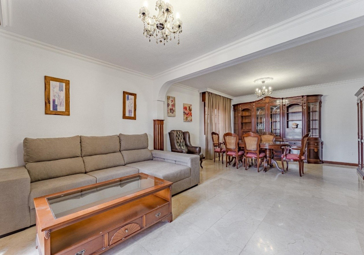 Exclusivo chalet de 3 dormitorios en Chayofa