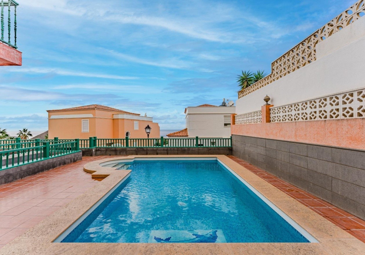 Exclusivo chalet de 3 dormitorios en Chayofa