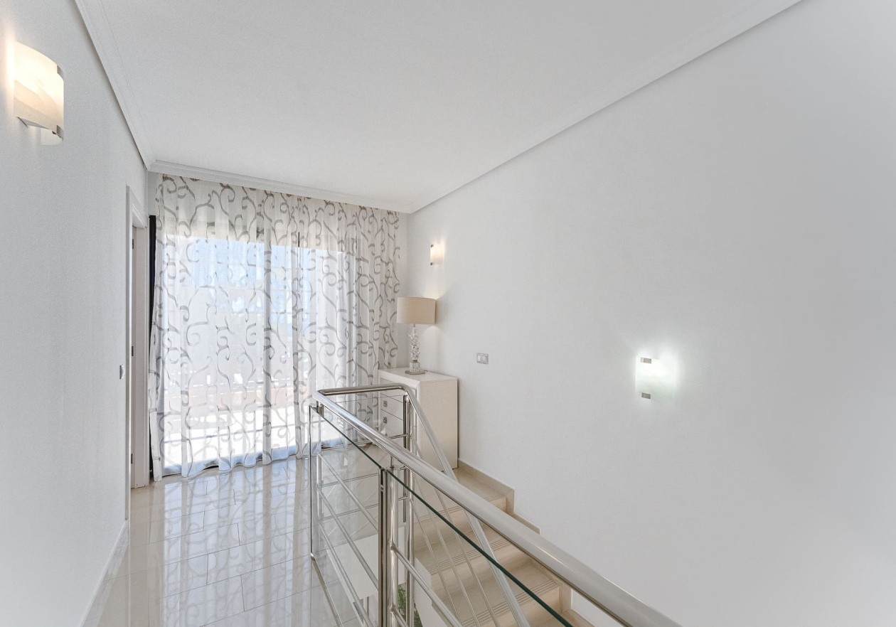 Exclusive seaside townhouse in La Caleta
