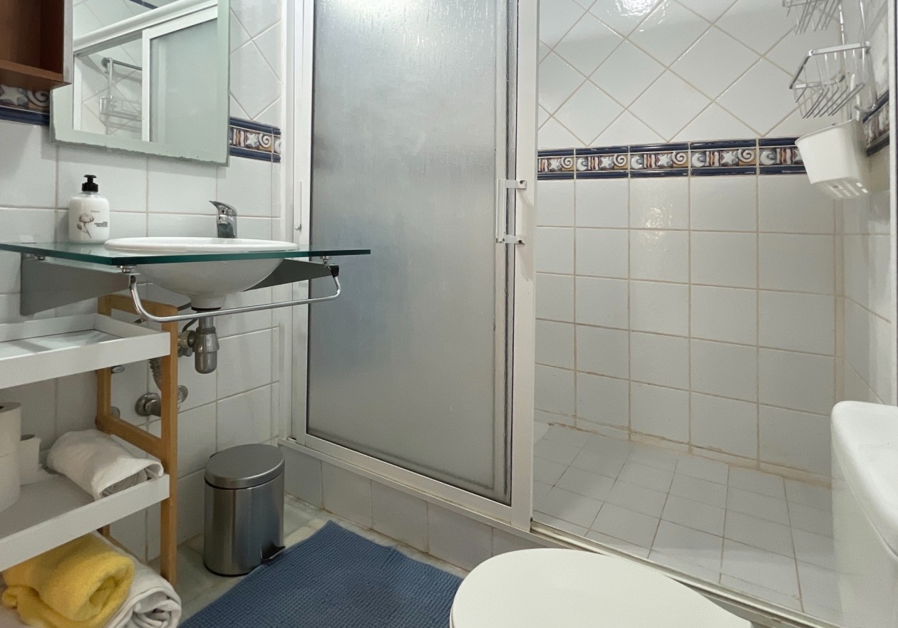 Apartamento de 2 dormitorios  con terraza - Parque Santiago III