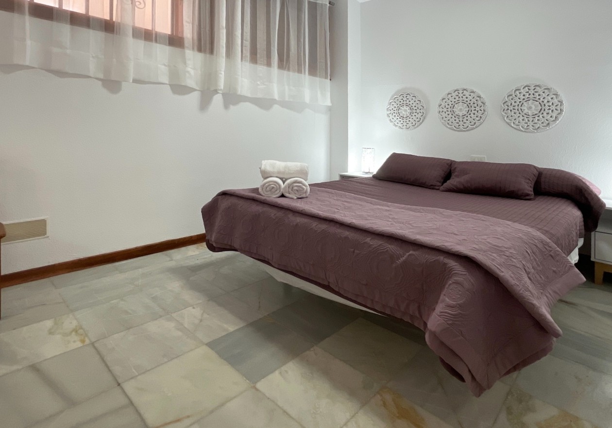 Apartamento de 2 dormitorios  con terraza - Parque Santiago III