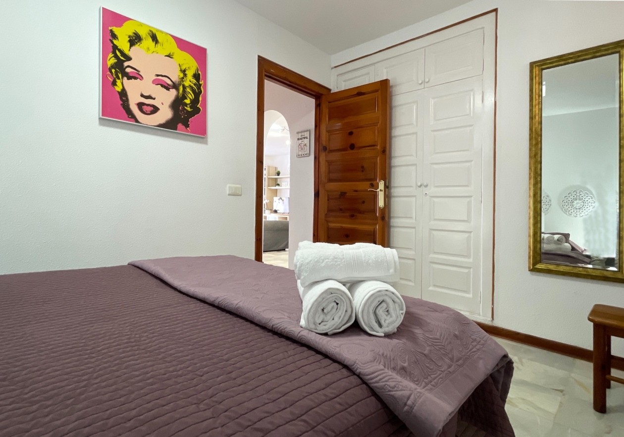 Apartamento de 2 dormitorios  con terraza - Parque Santiago III