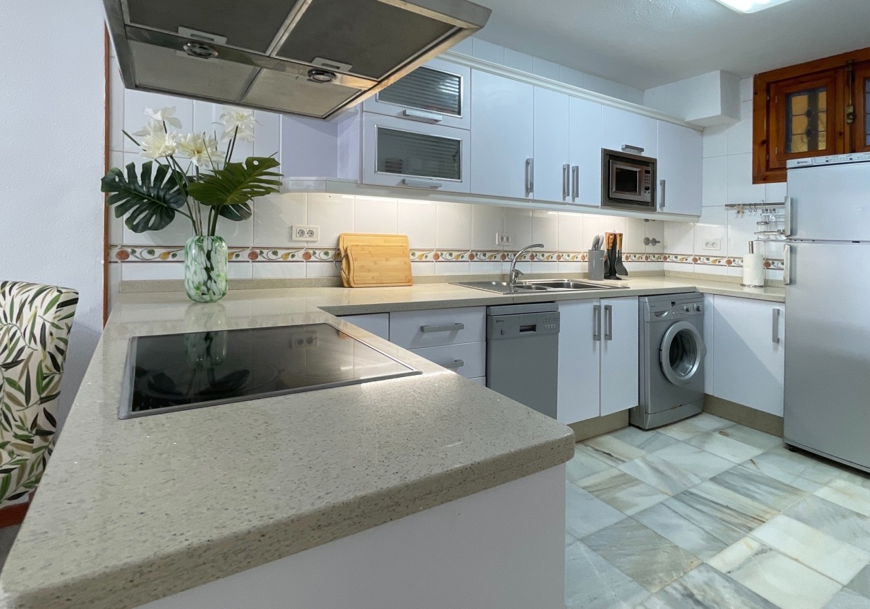 Apartamento de 2 dormitorios  con terraza - Parque Santiago III