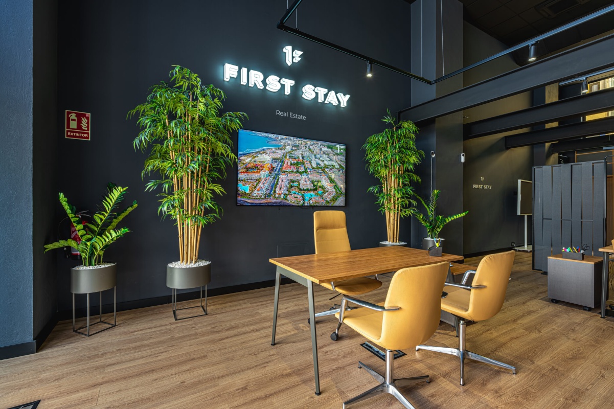 office-contact-first-stay